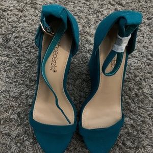 Shoe dazzle teal platform wedges